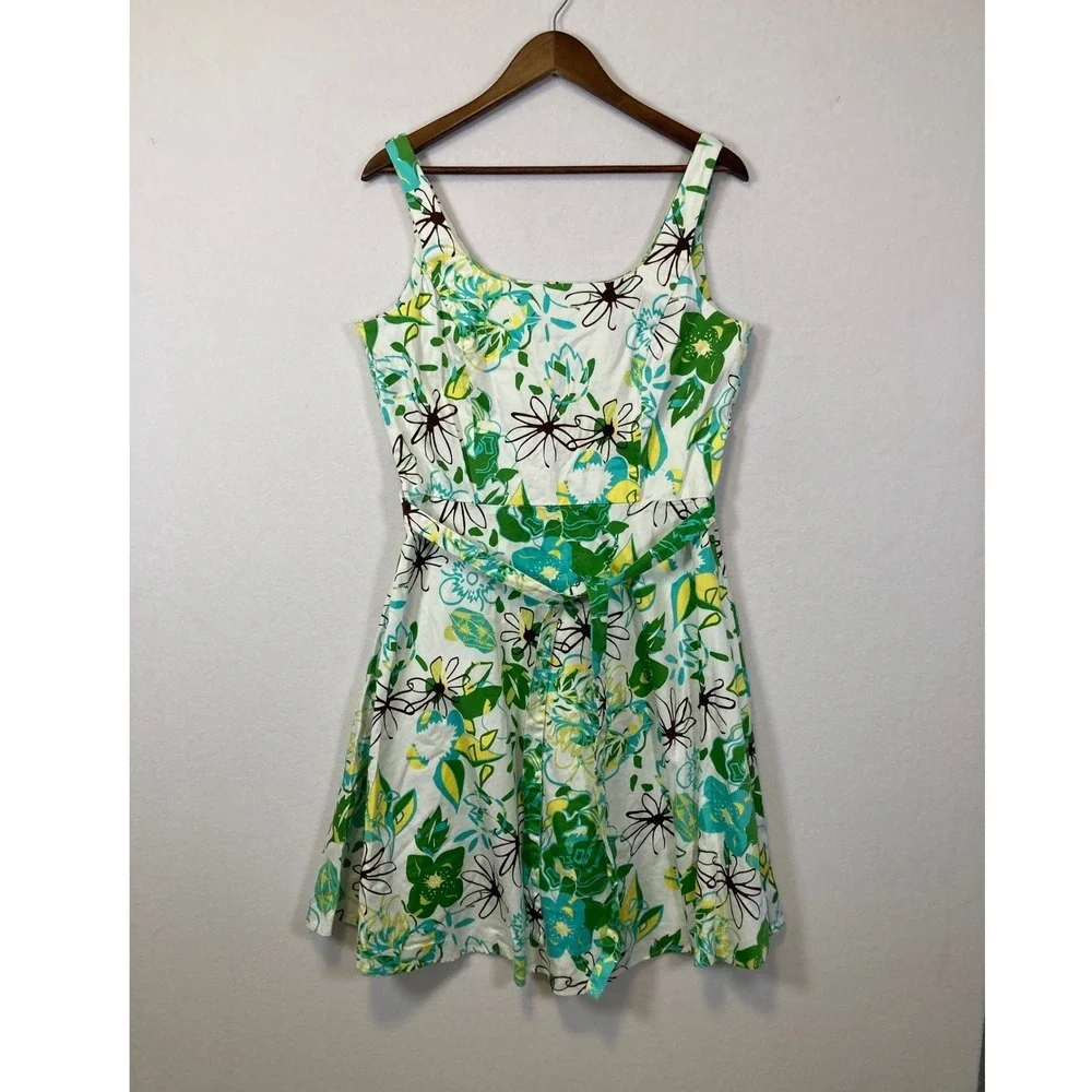 Breakin Loose Floral Fit & Flare Dress Womens 12‎ Green White Tropical Belted